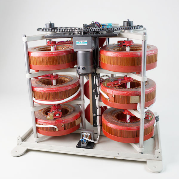 Variac bifásico 90amp con servo motor - vista 2 - El Toroide