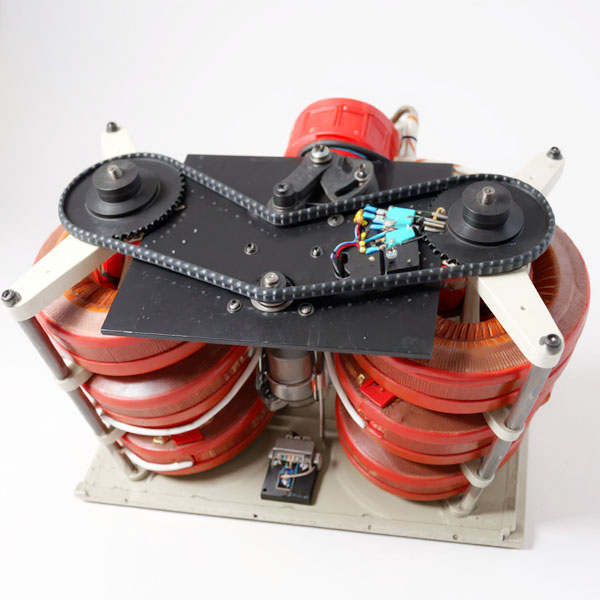 Variac bifásico 90amp con servo motor - vista 4 - El Toroide